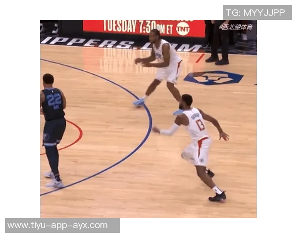 乔治在比赛中表现出色贡献15分8板6助2帽却因5犯规影响发挥